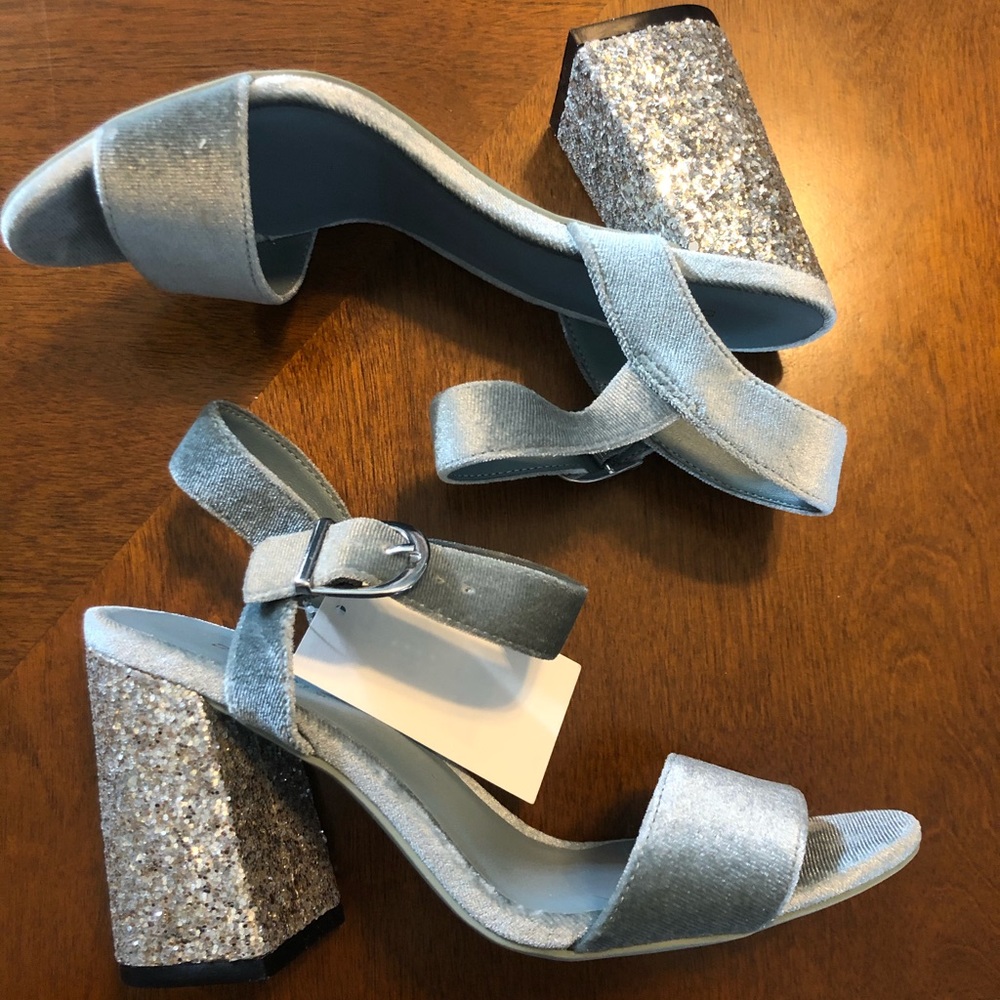 Divided by H&M blue sparkle velvet block heels 5.5